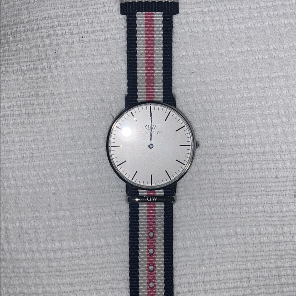 Daniel Wellington Watch - Picture 2 of 2